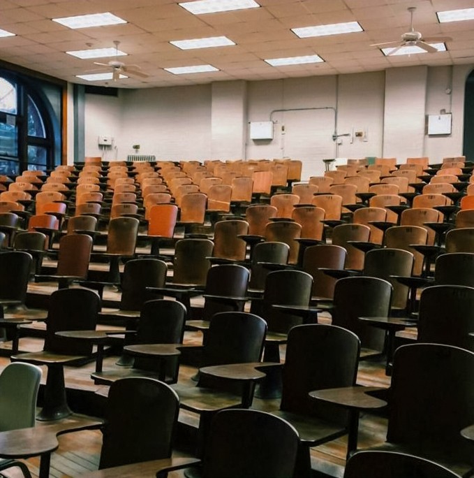 Lecture room amplifier and speaker